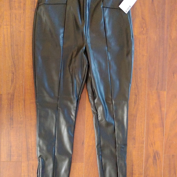 Faux Leather Leggings - Picture 4 of 6